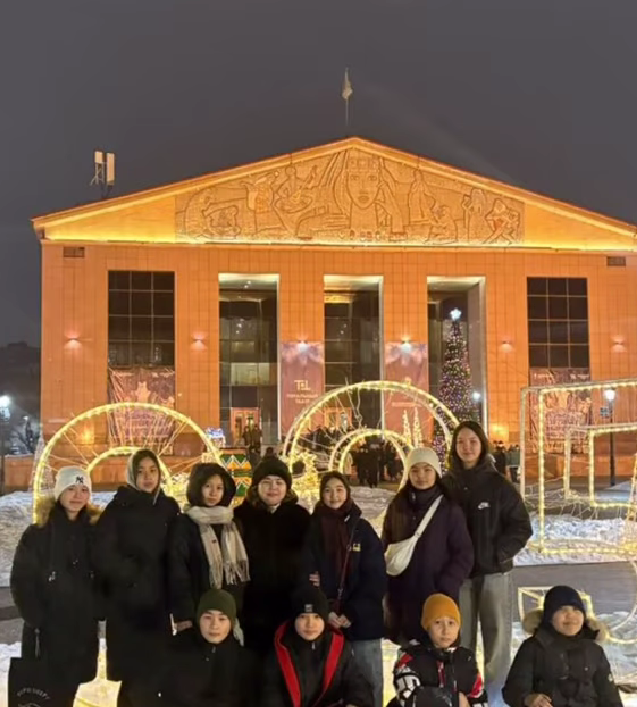 Театр - бос ермек, орынсыз күлкінің орны емем